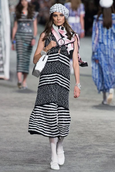 Look 70